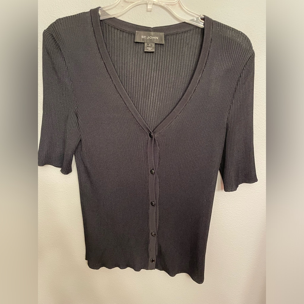 Euc St John Short Sleeve Button Front Top Size M